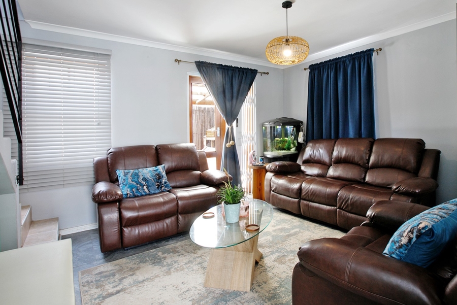 To Let 2 Bedroom Property for Rent in Wynberg Western Cape
